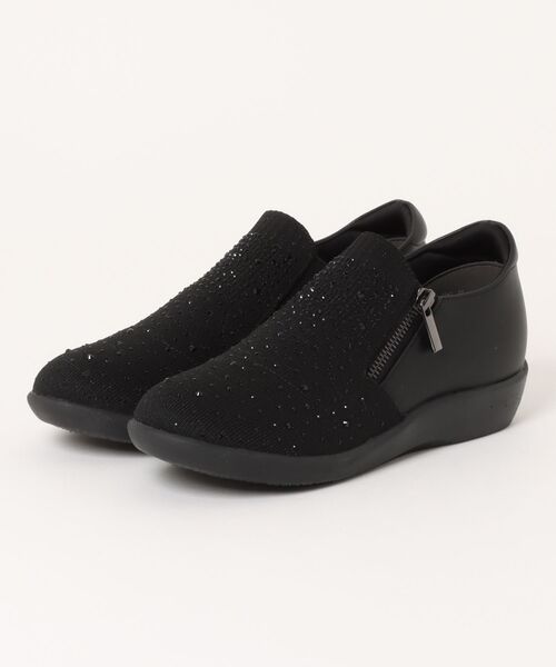 UnReef(アンリーフ)の「ジップアップスニーカー(スニーカー・レディース・ブラック/プラチナム・23.5cm/24.0cm/24.5cm/23.0cm/22.5cm)」の1枚目の写真