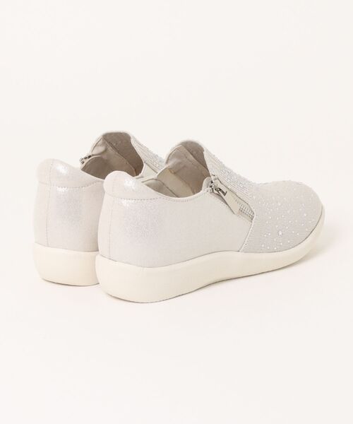 UnReef(アンリーフ)の「ジップアップスニーカー(スニーカー・レディース・ブラック/プラチナム・23.5cm/24.0cm/24.5cm/23.0cm/22.5cm)」の3枚目の写真