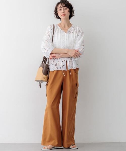 23区 S(ニジュウサンクチイサイサイズ)の「カットワークエンブロイダリー 2WAYブラウス(シャツ/ブラウス・レディース・ブラック系/黄土色系/ダークブラウン系/ホワイト系・32)」の13枚目の写真
