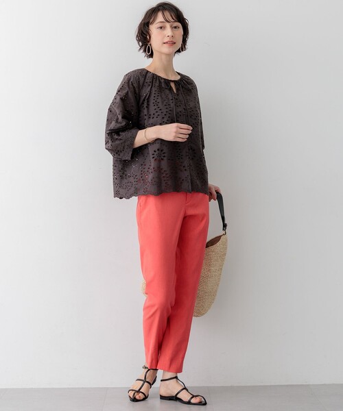23区 S(ニジュウサンクチイサイサイズ)の「カットワークエンブロイダリー 2WAYブラウス(シャツ/ブラウス・レディース・ブラック系/黄土色系/ダークブラウン系/ホワイト系・32)」の15枚目の写真