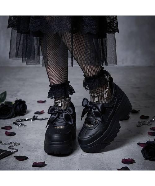 FILA(フィラ)の「DISRUPTOR WEDGE BALLET(スニーカー・レディース・ブラック・26.0cm/25.5cm/25.0cm/24.5cm/24.0cm/23.5cm/23.0cm)」の1枚目の写真