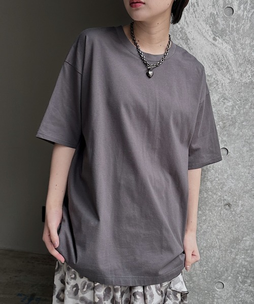 PAGEBOY（ページボーイ）の「ジミレスルーズT【WEB限定】（Tシャツ/カットソー・レディース・チャコールグレー/ブラック/オフホワイト/ピンク/ターコイズブルー/グレイッシュベージュ・FREE）」の3枚目の写真