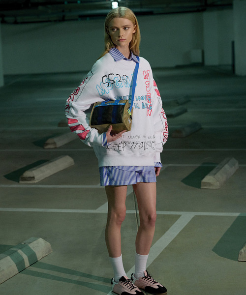 LeSportsac(レスポートサック)の「MSGM METRO XBODY メトロカーキ/ブルー(ショルダーバッグ・レディース・ベージュ・FREE)」の2枚目の写真