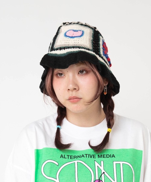 RNA(アールエヌエー)の「E5247 MIXモチーフクロシェHAT(ハット・レディース・ブラック/ピンク・FREE)」の3枚目の写真