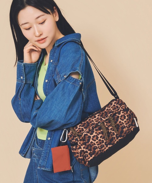 CONTROL FREAK / CTFK(コントロールフリーク)の「CONTROL FREAK / CTFK(コントロールフリーク)≪撥水≫ナイロンポケットワイドショルダー(ショルダーバッグ・レディース・ブラック/ベージュ/グリーン/レオパード/レッド/アニマル・FREE)」の1枚目の写真