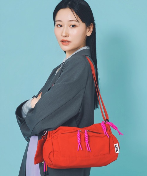CONTROL FREAK / CTFK(コントロールフリーク)の「CONTROL FREAK / CTFK(コントロールフリーク)≪撥水≫ナイロンポケットワイドショルダー(ショルダーバッグ・レディース・ブラック/ベージュ/グリーン/レオパード/レッド/アニマル・FREE)」の5枚目の写真