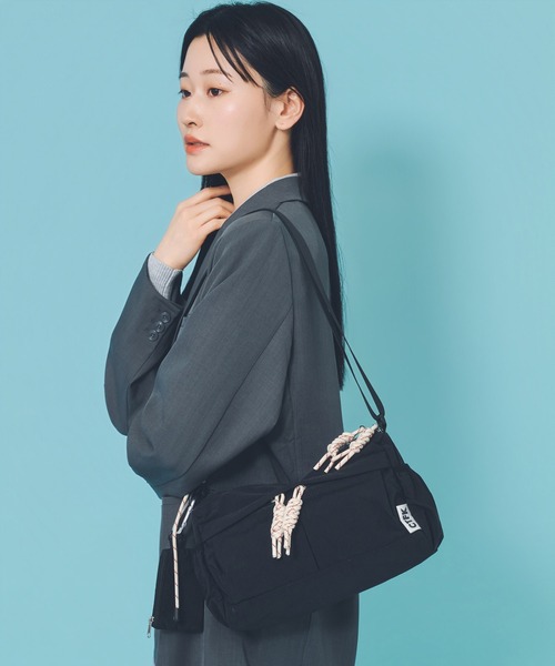 CONTROL FREAK / CTFK(コントロールフリーク)の「CONTROL FREAK / CTFK(コントロールフリーク)≪撥水≫ナイロンポケットワイドショルダー(ショルダーバッグ・レディース・ブラック/ベージュ/グリーン/レオパード/レッド/アニマル・FREE)」の2枚目の写真