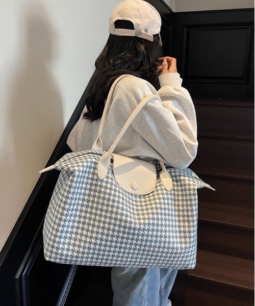 FREE STYLISTS（フリー スタイリスト）の「【トラベル・大容量・Y2K】千鳥柄 ボストンバッグ 旅行バッグ 2WAY トートバッグ A4収納 撥水（ショルダーバッグ・レディース・ハウンドトゥース/ブラック/ブルー・FREE）」の17枚目の写真