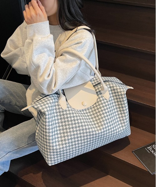 FREE STYLISTS（フリー スタイリスト）の「【トラベル・大容量・Y2K】千鳥柄 ボストンバッグ 旅行バッグ 2WAY トートバッグ A4収納 撥水（ショルダーバッグ・レディース・ハウンドトゥース/ブラック/ブルー・FREE）」の11枚目の写真