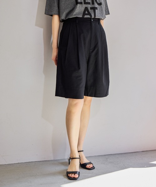 mysty woman(ミスティウーマン)の「タックハーフパンツ 666536(その他パンツ・レディース・ダークオレンジ/ブラック/ベージュ・SMALL/MEDIUM)」の1枚目の写真