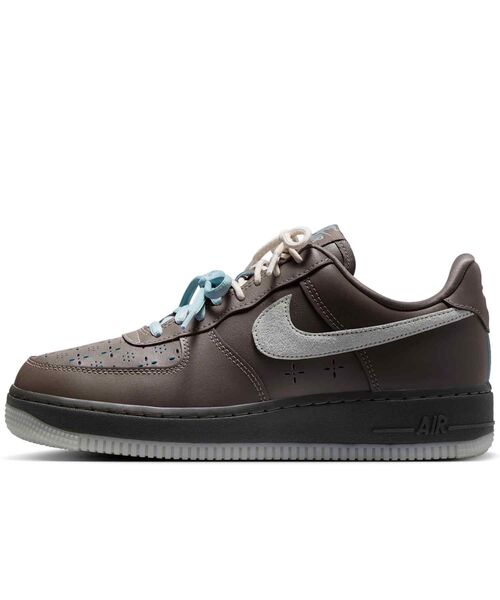 NIKE（ナイキ）の「ナイキ エア フォース 1 ‘07 LV8 ウィメンズシューズ / Nike Air Force 1 '07 LV8 Women's Shoes IR5690-256 Ridgerock（スニーカー・レディース・ダークブラウン・22/22.5/23/23.5/24/24.5/25/25.5/26）」の3枚目の写真