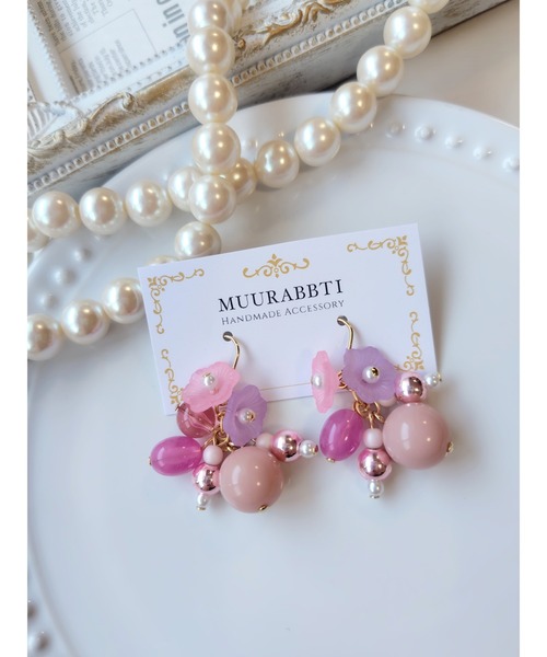 tone(トーン)の「【MUURABBTI】ピンクのフラワーピアス(MA)(ピアス(両耳用)・レディース・ピンク・FREE)」の1枚目の写真