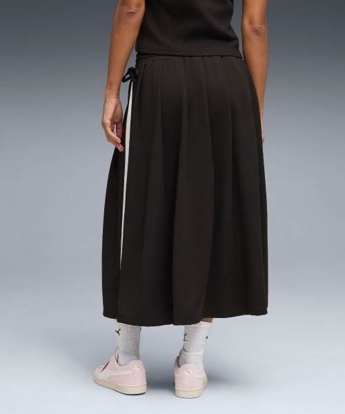 PUMA(プーマ)の「PUMA T7 MIDI PLEATED SKIRT WNS(プーマ T7 ミディ プリーツ スカート)(スカート・レディース・ブラウン系/ブラック系・SMALL/MEDIUM/LARGE)」の4枚目の写真