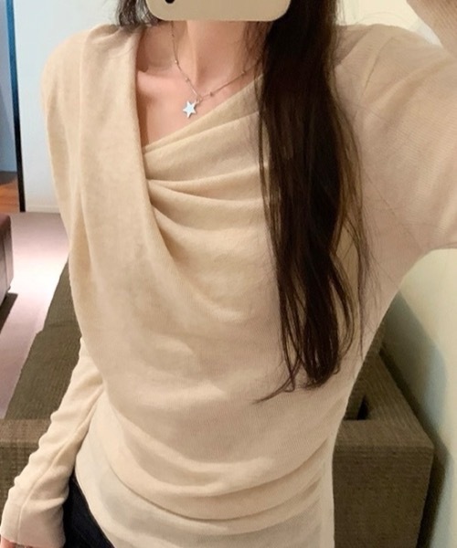 Alvia(アルビア)の「アシメネックドレープニットトップス/大人フェミニン(ニット/セーター・レディース・ブラック/アイボリー・M)」の4枚目の写真