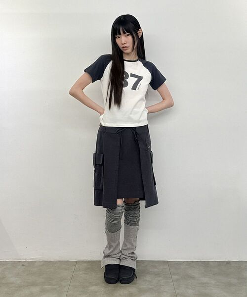 Miseki SEOUL(ミセキソウル)の「Layered pocket cargo skirt CHARCOAL(スカート・レディース・その他・2/1)」の4枚目の写真
