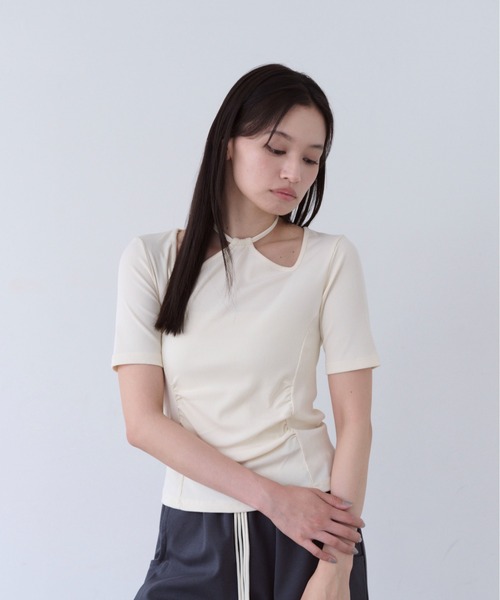 SOYEN(ソイエン)の「ネックストラップウエストギャザートップス(Tシャツ/カットソー・レディース・ブラウン/クリーム・F)」の7枚目の写真