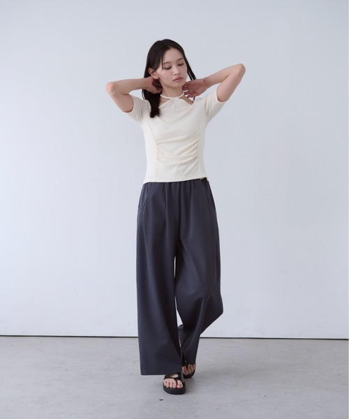 SOYEN(ソイエン)の「ネックストラップウエストギャザートップス(Tシャツ/カットソー・レディース・ブラウン/クリーム・F)」の16枚目の写真