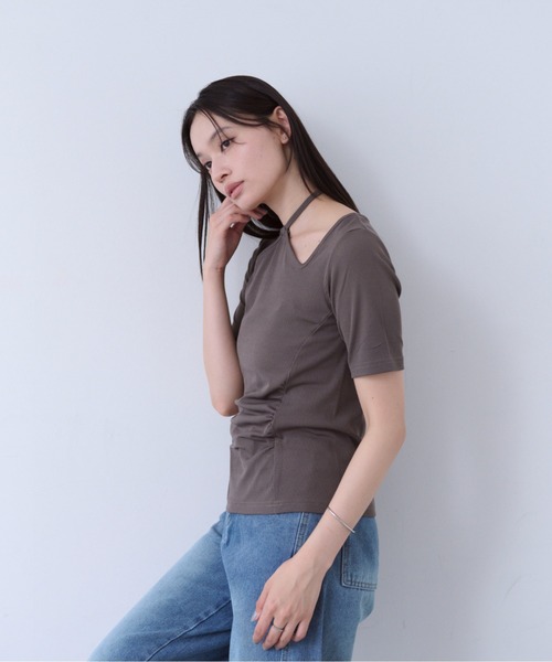 SOYEN(ソイエン)の「ネックストラップウエストギャザートップス(Tシャツ/カットソー・レディース・ブラウン/クリーム・F)」の6枚目の写真