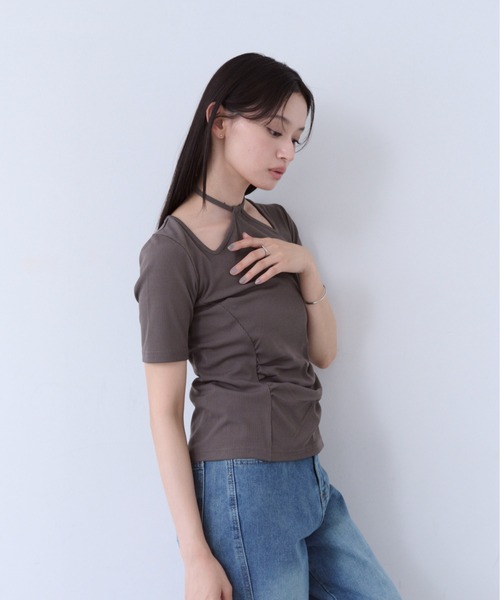 SOYEN(ソイエン)の「ネックストラップウエストギャザートップス(Tシャツ/カットソー・レディース・ブラウン/クリーム・F)」の14枚目の写真