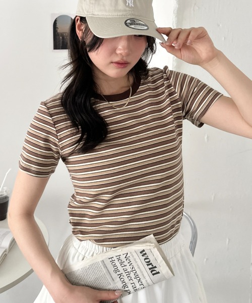 CLEA(クレア)の「マルチボーダーシンプルTシャツ(Tシャツ/カットソー・レディース・グレー/ブラウン/ピンク/ブルー/レッド・FREE)」の3枚目の写真