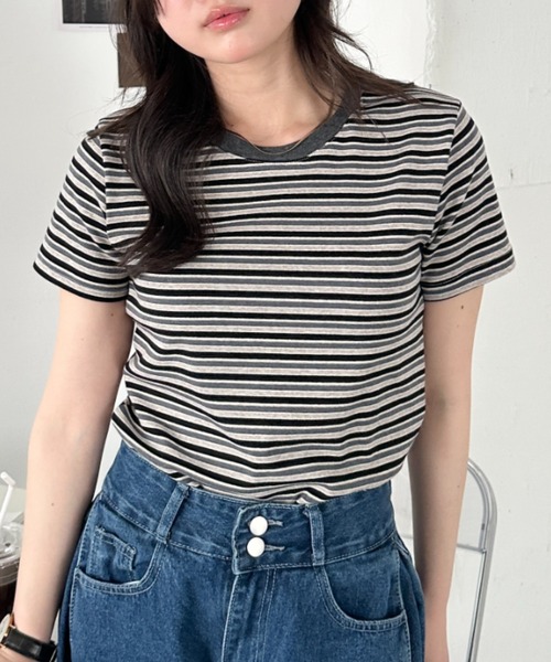 CLEA(クレア)の「マルチボーダーシンプルTシャツ(Tシャツ/カットソー・レディース・グレー/ブラウン/ピンク/ブルー/レッド・FREE)」の6枚目の写真