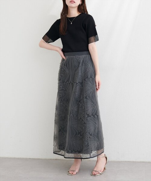 natural couture(ナチュラルクチュール)の「フラワーチュールスカート(スカート・レディース・オフホワイト/チャコールグレー/サックスブルー・FREE)」の10枚目の写真