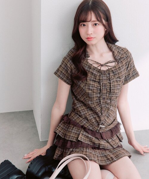 OLIVE des OLIVE(オリーブデオリーブ)の「ティアードシャツワンピ(ワンピース・レディース・ブラウン/オフホワイト/ブラック・FREE)」の3枚目の写真