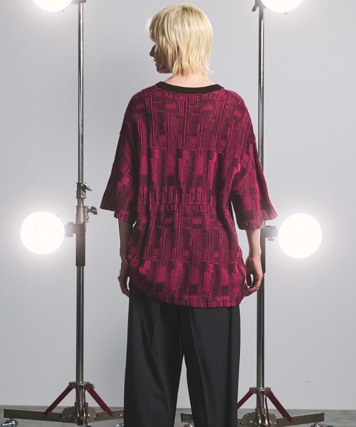 MAISON SPECIAL(メゾンスペシャル)の「《UNISEX》Geometric Jacquard Prime-Over Knit T-shirt/ジオメトリックジャガードプライムオーバーニットTシャツ【MAISON SPECIAL/メゾンスペシャル】(Tシャツ/カットソー・メンズ・レッド/ピンク・0/1/2)」の16枚目の写真