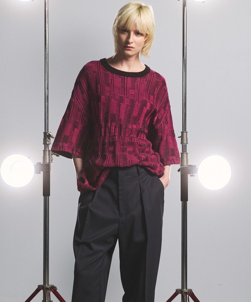 MAISON SPECIAL(メゾンスペシャル)の「《UNISEX》Geometric Jacquard Prime-Over Knit T-shirt/ジオメトリックジャガードプライムオーバーニットTシャツ【MAISON SPECIAL/メゾンスペシャル】(Tシャツ/カットソー・メンズ・レッド/ピンク・0/1/2)」の14枚目の写真