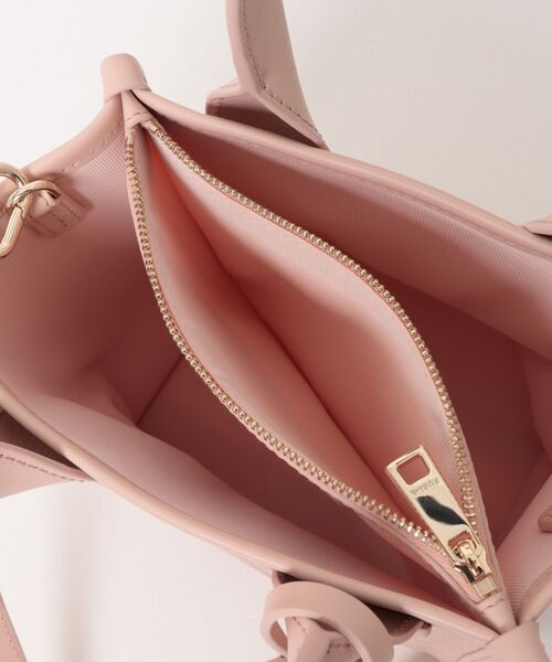 FURLA(フルラ)の「フルラ ディバイデッド (Furla Divide It) ミニトートバッグ(トートバッグ・レディース・ピンクベージュ/セージグリーン/サンドベージュ・ONE SIZE)」の17枚目の写真