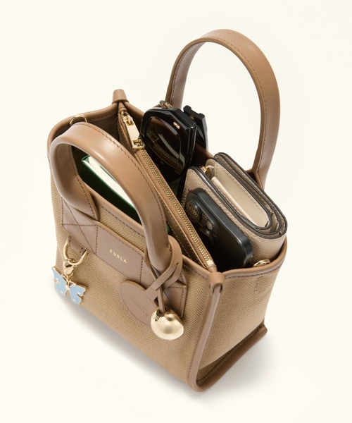 FURLA(フルラ)の「フルラ ディバイデッド (Furla Divide It) ミニトートバッグ(トートバッグ・レディース・ピンクベージュ/セージグリーン/サンドベージュ・ONE SIZE)」の6枚目の写真