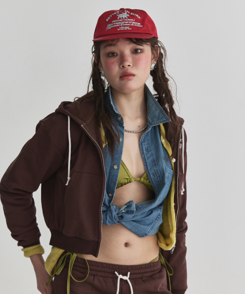 BETTER THAN SURF(ベターザンサーフ)の「EUPHORIA CROP ZIPUP HOODIE - BROWN(パーカー・レディース・その他・SMALL/MEDIUM)」の1枚目の写真