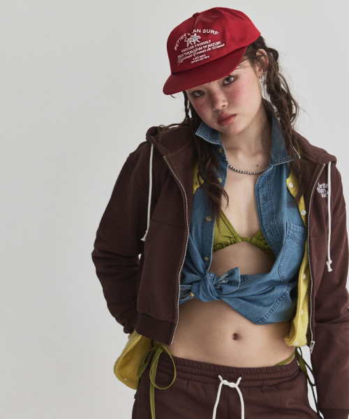 BETTER THAN SURF(ベターザンサーフ)の「EUPHORIA CROP ZIPUP HOODIE - BROWN(パーカー・レディース・その他・SMALL/MEDIUM)」の2枚目の写真