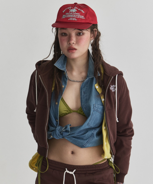 BETTER THAN SURF(ベターザンサーフ)の「EUPHORIA CROP ZIPUP HOODIE - BROWN(パーカー・レディース・その他・SMALL/MEDIUM)」の3枚目の写真