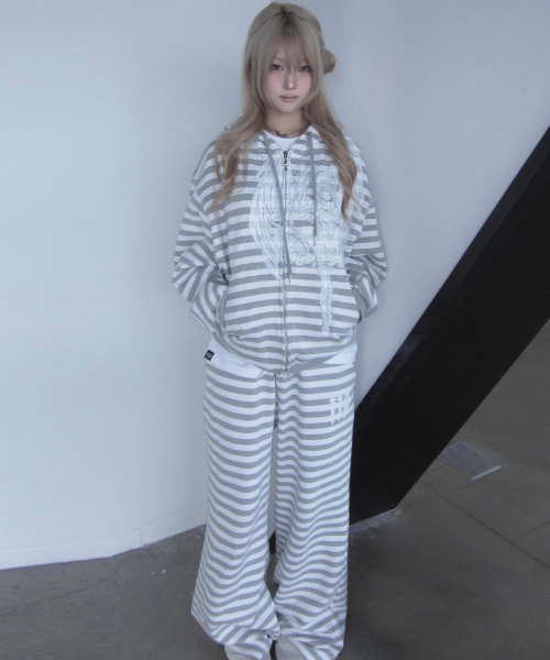 LUVISTRUE（ラヴイズトゥルー）の「SHUGO CHARA! STRIPE SWEATPANTS(GRAY)（スウェットパンツ・レディース・その他・FREE）」の2枚目の写真
