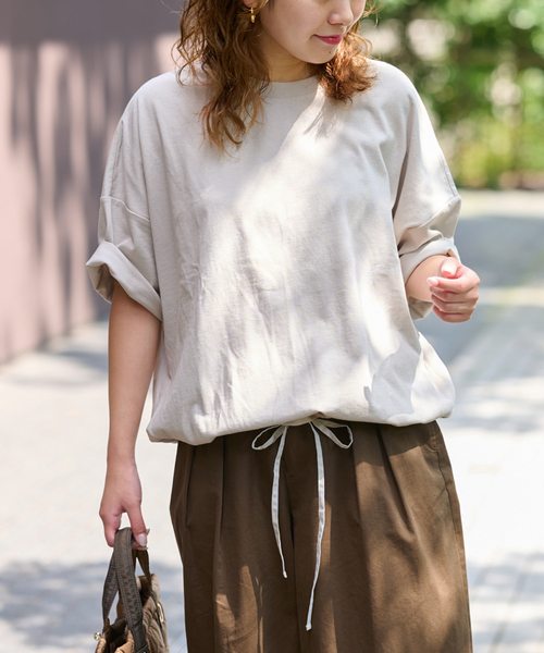 JOURNAL STANDARD relume（ジャーナルスタンダード　レリューム）の「《追加》ギャザーヘムショートスリーブTシャツ（Tシャツ/カットソー・レディース・ベージュ/ホワイト/ライトグレー/ブラック・FREE）」の21枚目の写真