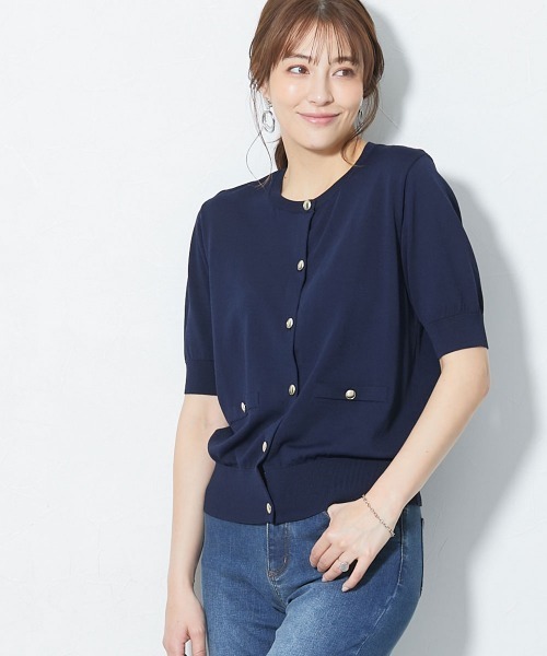 slattgir（スラットジール）の「高身長【アイスクリーン】ゴールド調ボタン5分袖カーディガン（接触冷感・毛玉なりにくい・UVカット）（トールサイズ）（ニット/セーター・レディース・グレイッシュベージュ/ネイビー・T3L/TL/TLL/TM）」の3枚目の写真