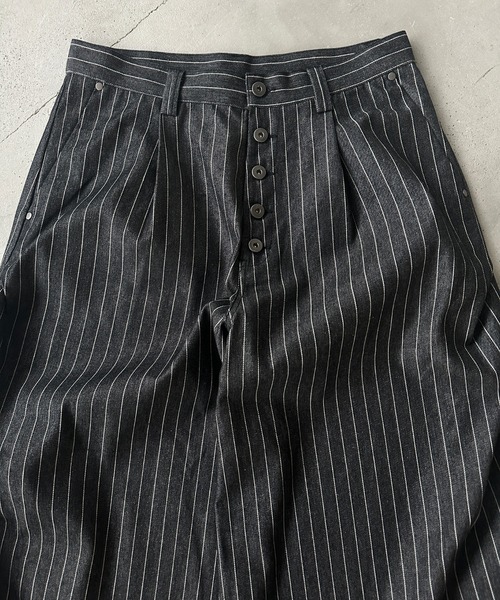 kutir(クティール)の「STRIPED CURVE SILHOUETTE BUGGY DENIM/ストライプカーブシルエットバギーデニム(デニムパンツ・メンズ・インディゴブルー/ブラック・SMALL/MEDIUM/LARGE)」の15枚目の写真