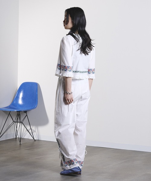 ROSE BUD(ローズバッド)の「EMBROIDERY RIBBON PANTS(その他パンツ・レディース・ブラック/ホワイト・ONE SIZE)」の9枚目の写真