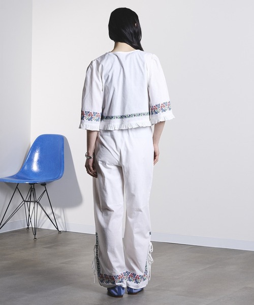 ROSE BUD(ローズバッド)の「EMBROIDERY RIBBON PANTS(その他パンツ・レディース・ブラック/ホワイト・ONE SIZE)」の10枚目の写真