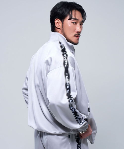 PHYSICAL GARMENTS（フィジカルガーメンツ）の「P2506 シャイニングトレーニングジップアップ [2COLOR]（ジャージ・メンズ・グレー/ブラック・MEDIUM/LARGE/X-LARGE/XX-LARGE）」の3枚目の写真