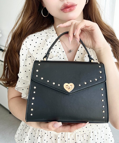 moment+(モーメントプラス)の「ビジューワンハンドルポシェット(ショルダーバッグ・レディース・アイボリー/ピンク/ブラック・FREE)」の1枚目の写真