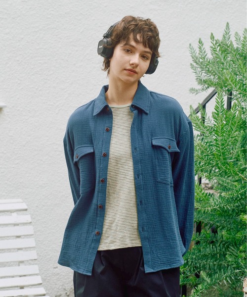 Zooodle(ズードル)の「Double Pocket Cotton Shirt - ダブルポケットコットンシャツ -(シャツ/ブラウス・メンズ・ネイビー/ベージュ・MEDIUM/LARGE)」の2枚目の写真