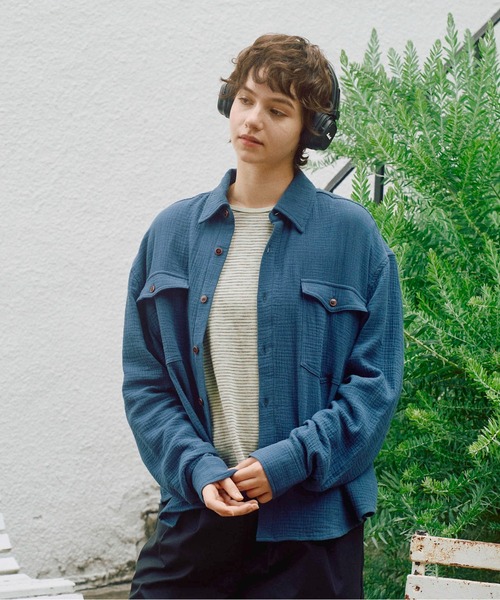 Zooodle(ズードル)の「Double Pocket Cotton Shirt - ダブルポケットコットンシャツ -(シャツ/ブラウス・メンズ・ネイビー/ベージュ・MEDIUM/LARGE)」の4枚目の写真