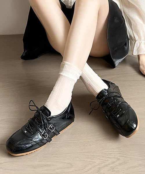 Lace Ladies(レースレディース)の「パテント調 ダブルストラップ付き レースアップ スニーカー(スニーカー・レディース・アイボリー/レッド/ブラック・23cm/24cm/24.5cm/25cm/23.5cm/22.5cm)」の5枚目の写真