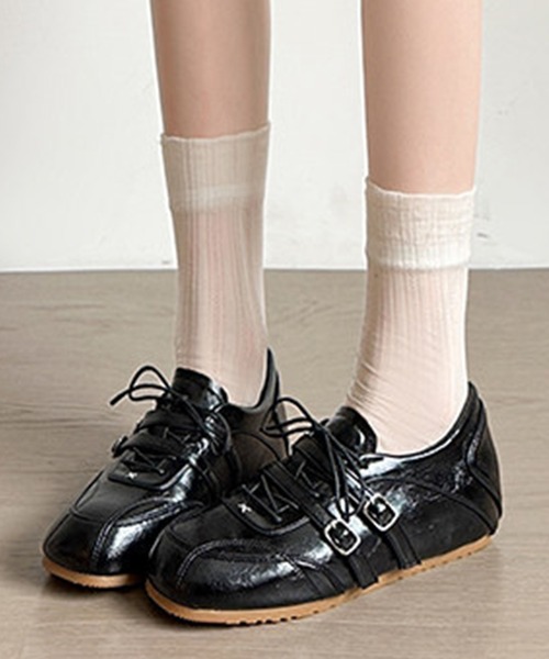 Lace Ladies(レースレディース)の「パテント調 ダブルストラップ付き レースアップ スニーカー(スニーカー・レディース・アイボリー/レッド/ブラック・23cm/24cm/24.5cm/25cm/23.5cm/22.5cm)」の7枚目の写真