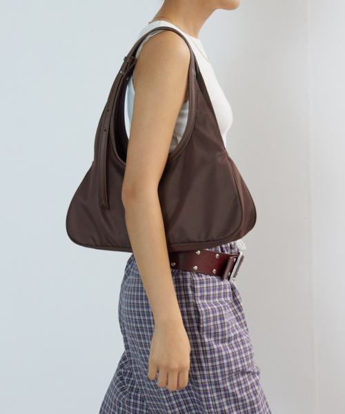 HAVEAWHALE（ハブアホエール）の「NYLON TWO HANDLE BAGUATTE BAG BROWN（ショルダーバッグ・レディース・その他・FREE）」の2枚目の写真