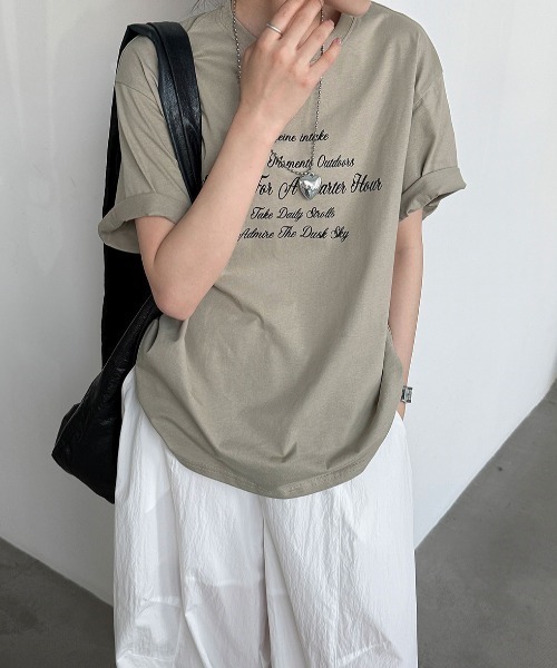 semplice(センプリチェ)の「ロゴプリント半袖 T シャツ(Tシャツ/カットソー・レディース・キャメル/ネイビー・F)」の3枚目の写真