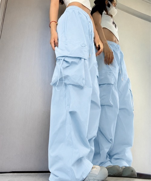 boemy(ボエミー)の「ルーズシルエット カーゴパンツ(カーゴパンツ・レディース・イエロー/ピンク/ブルー/ブラック・M/L)」の5枚目の写真