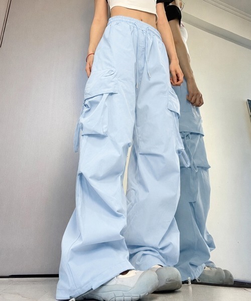 boemy(ボエミー)の「ルーズシルエット カーゴパンツ(カーゴパンツ・レディース・イエロー/ピンク/ブルー/ブラック・M/L)」の6枚目の写真